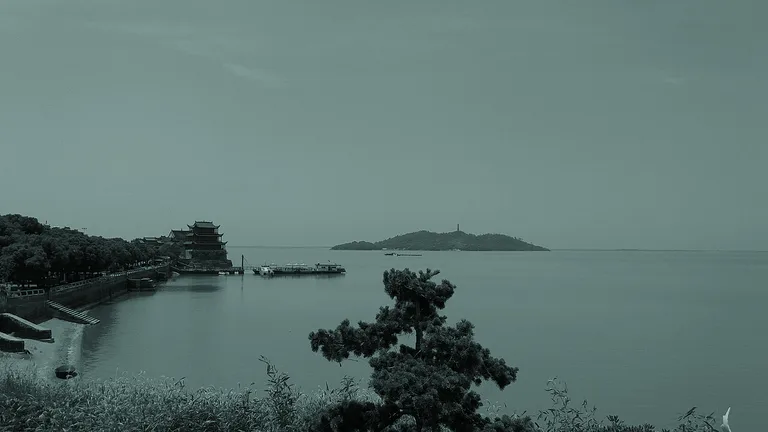 巢湖实景的艺术化背景预览