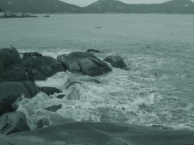 东海实景的艺术化背景预览